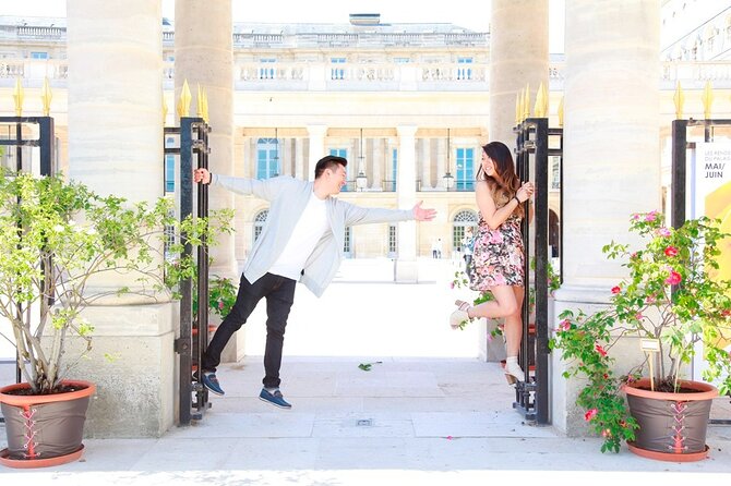 Emily in Paris Small Group Tour - Meeting and Pickup