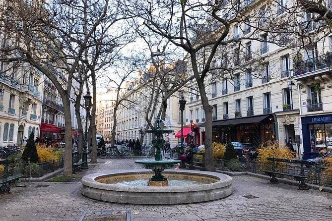 Emily in Paris Tour - Directions