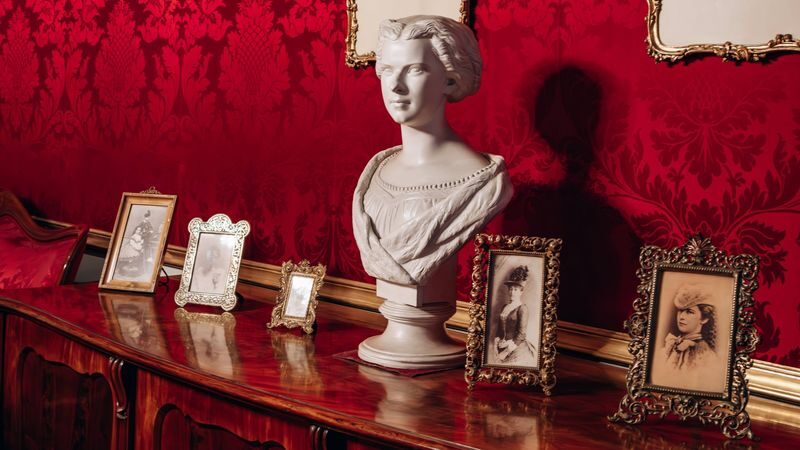 Empress Sisi Museum and Hofburg Courtyards tour in Vienna - What the two-hour route feels like