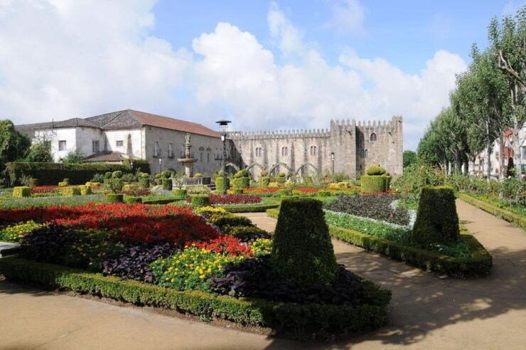 Enchanted Moments: Braga's Romantic Pathways - Good To Know