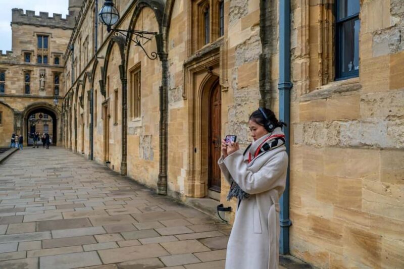 Enchanted Oxford: A Christmas Private Walking Tour - Good To Know