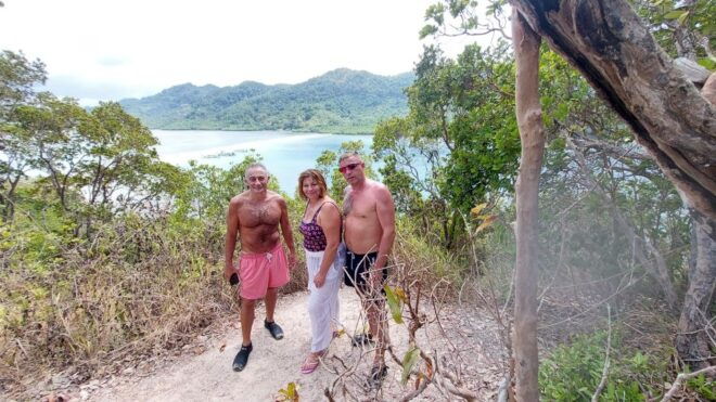 Enchanted Philippines - 10 Days of Adventure. - Knowledgeable Local Guide