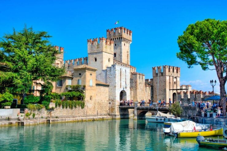 Enchanted Sirmione: A Romantic Journey Through Time - Scaligero Castle: A Glimpse Into the Past