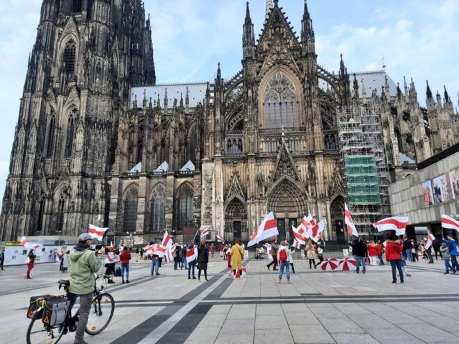 Enchanting Cologne: A Historical and Cultural Walking Tour - Cultural Gems Along the Route
