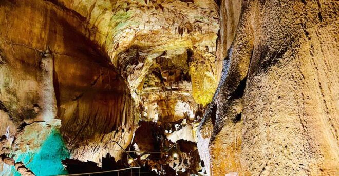 Enchanting Evenings: Tour and Dine in the Mira De Aire Caves - Dining in the Cave Setting