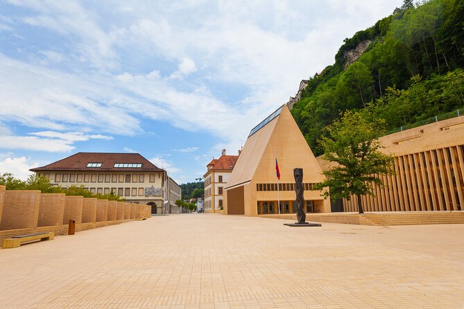 Enchanting Vaduz Walking Tour: History, Architecture & Views - Meeting Point
