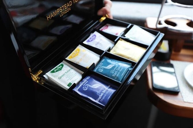 English Afternoon Tea Bus & Panoramic Tour of London- Lower Deck - Reviews