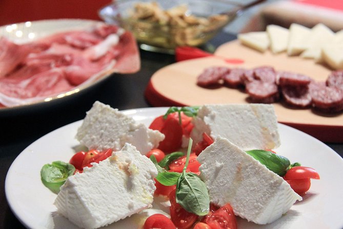Enjoy a Private Cooking Class and Authentic Italian Dishes With Locals in Rome - What To Expect