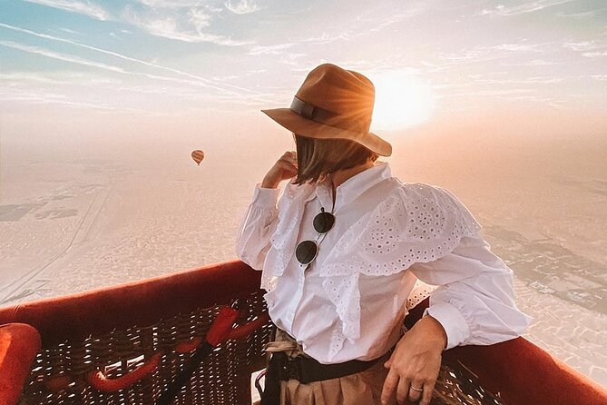 Enjoy Amazing Views Of Dubai Beautiful Desert By Hot Air Balloon From Dubai - Minimum Number of Travelers Requirement