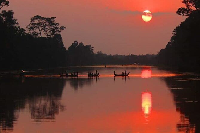Enjoy Angkor in a Gondola Boat Ride Day or Sunset Tour - Good To Know