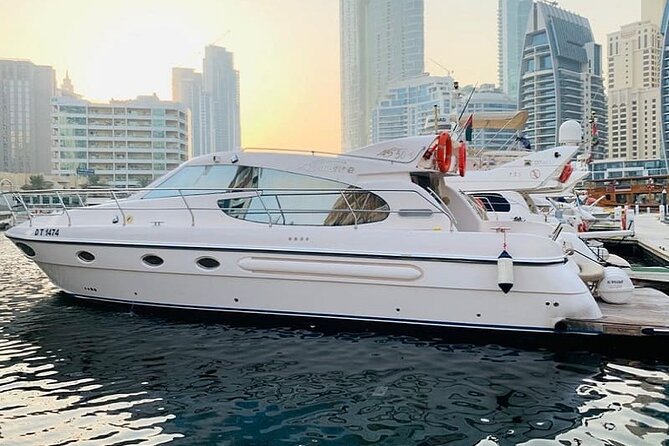 Enjoy Marina Luxury Yacht Tour With ((Bf )) - Group Size Options and Pricing for the Marina Luxury Yacht Tour