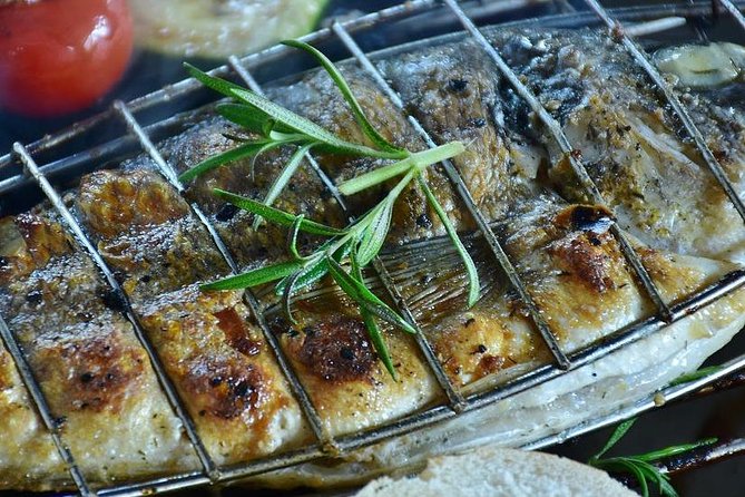 Enjoy Stunning Seafood With an Acropolis View - Delicious Seafood Dishes