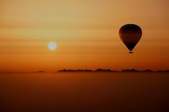 Enjoy The Views Of Dubai Beautiful Desert By Hot Air Balloon From Dubai - Professional Pilot and Expert Guides