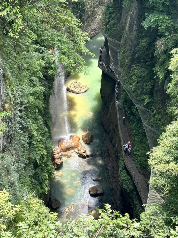Enshi Grand Canyon Qixing Village One-Day Tour - The shared meal and the feel of the day