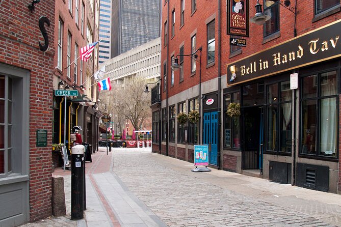 Entire Freedom Trail Walking Tour: Includes Bunker Hill and USS Constitution - Knowledgeable Guide