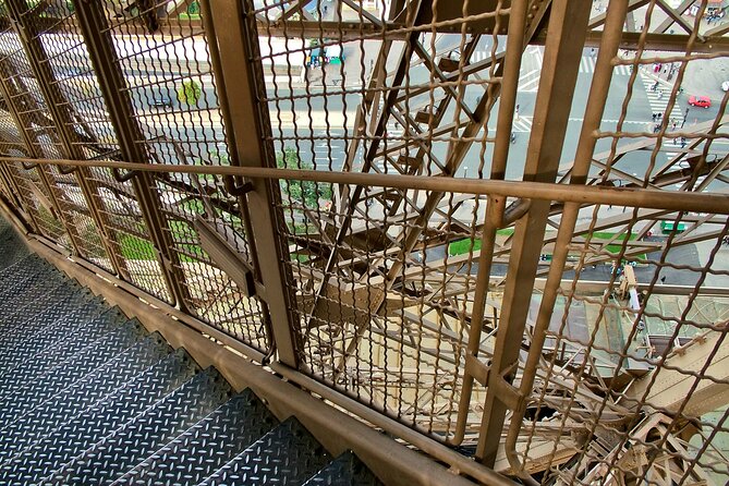 Entrance Ticket for the Eiffel Tower With Optional Guided Tour, in Paris - Guided Tour Options