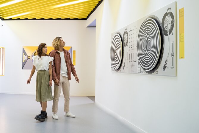 Entrance to the Museum of Illusions Madrid - Reviews and Ratings