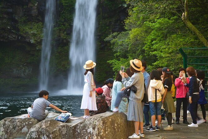 Eoseungsaengak Trail, Osulloc, Oedolgae & Cheonjiyeon Day Tour - Good To Know