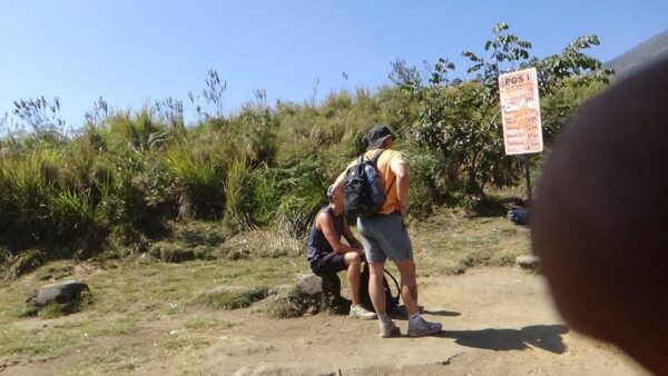 Epic Rinjani Summit Trek: 2 Days From Sembalun - Safety Tips