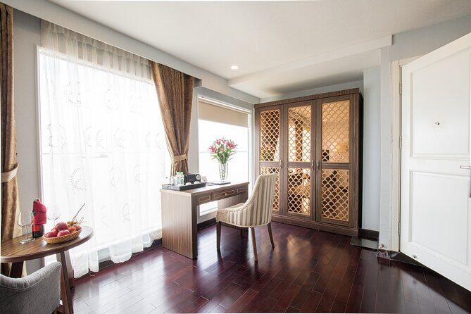 Era Cruise 3day Explore Halong Bay and Lan Ha Bay from Hanoi - FAQ