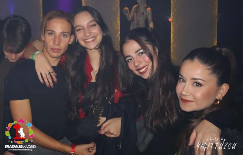 Erasmus,Internationals Madrid All-Uni Welcome Party Pubcrawl - An Honest Breakdown of the Experience