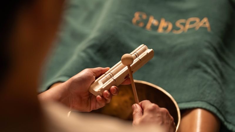 Erb Spa Experience at Central World Bangkok - What the Shoulder & Crown session includes