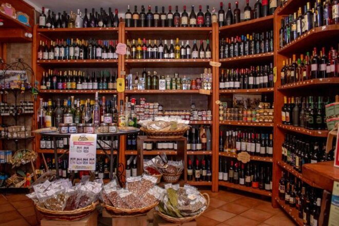 Erice: Tasting of Typical Sicilian Products - Language Options and Accessibility