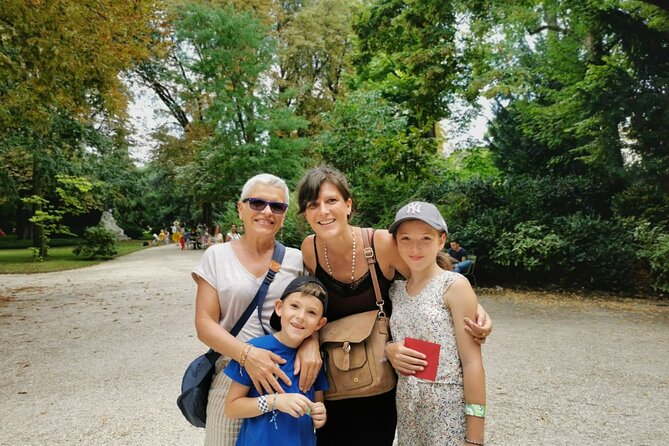 Escape Game in the Luxembourg Garden - Adults, Children or Teenagers - Safety Measures and Guidelines for Participants