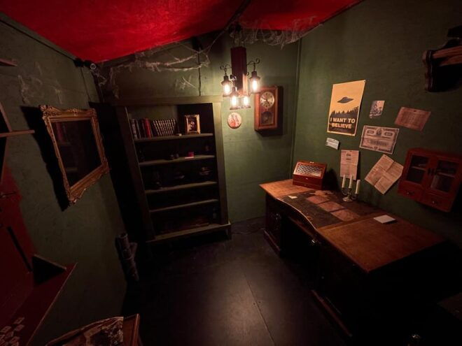 Escape Room Berlin “Shadow of the Rubber Duck” - Immersive Atmosphere Highlighted