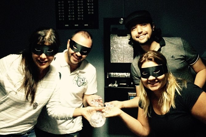 Escape Room in Guadalajara: Central Bank Robbery - Objectives and Time Constraints