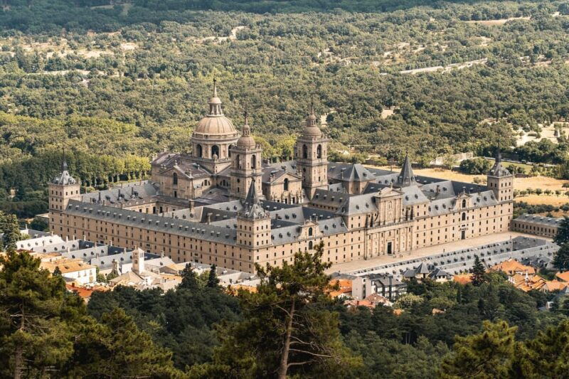 Escorial and Valley Private Tour With Driver - Itinerary Details