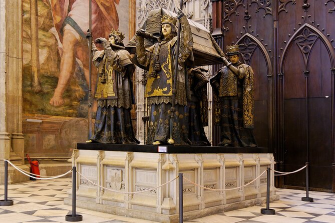 Esencial Monumental Visita Guiada En Sevilla - Common Questions