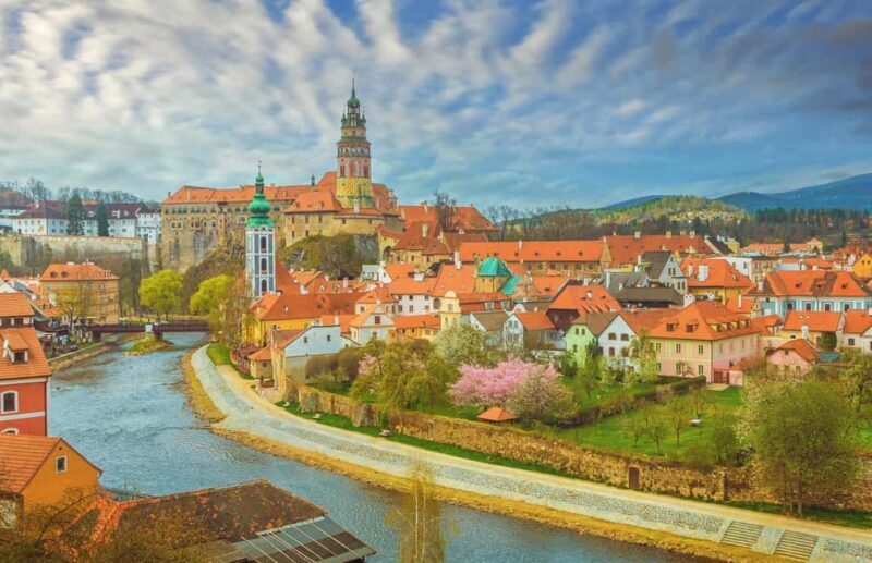 eský Krumlov Family Tour: A Private Walk Through History - Good To Know