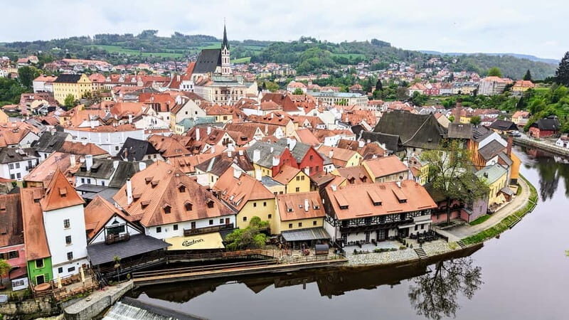 eský Krumlov: Private Day Trip from Prague with Local Guide - FAQ