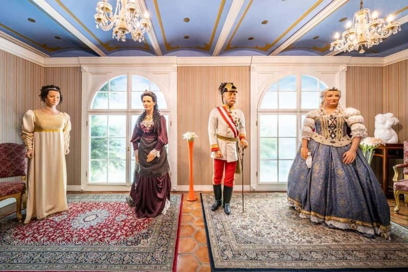 eský Krumlov: Wax Museum Entry Ticket - Good To Know