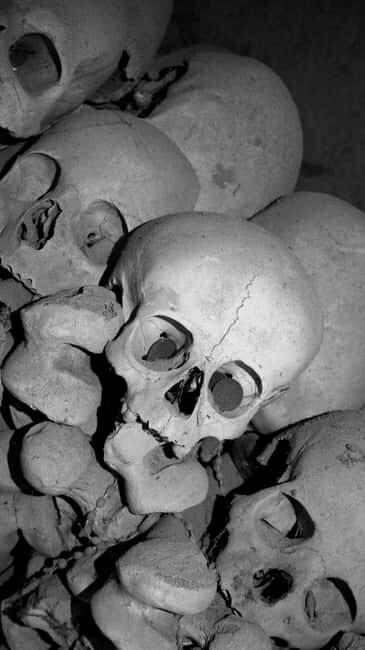 Esoteric Naples: Secrets, Ghosts & Street Food Tour - Exploring Naples’ Hidden Side