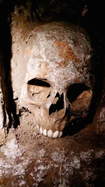 Esoteric Naples: Secrets, Ghosts & Street Food Tour - Walking Through the Murals and Poetry