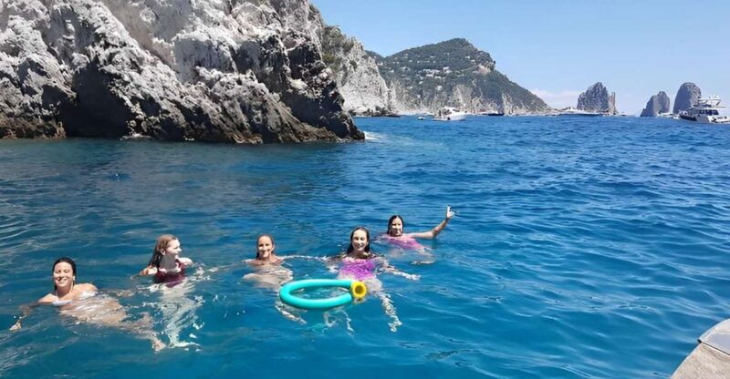 Esperienza Privata a Capri in Barca con Gozzo Classico 3H - What Is Included and What to Expect