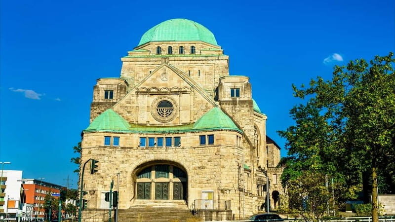 Essen: Express Walk with a Local in 60 minutes - Good To Know