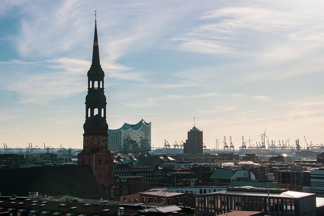 Essential Hamburg Tour - Knowledgeable Tour Guide