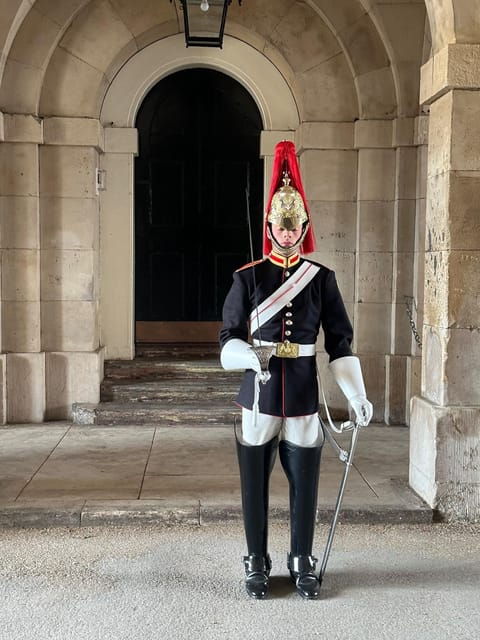 Essential London Introductory Tour - Londoner by a Londoner - Meeting Point