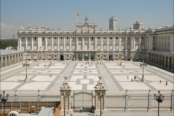 Essential Madrid at Afternoon: Royal Palace and Prado Museum - Expert Guide