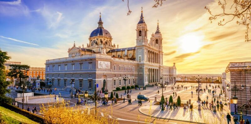 Essential Madrid: Walking Tour of the Historic Center - Good To Know