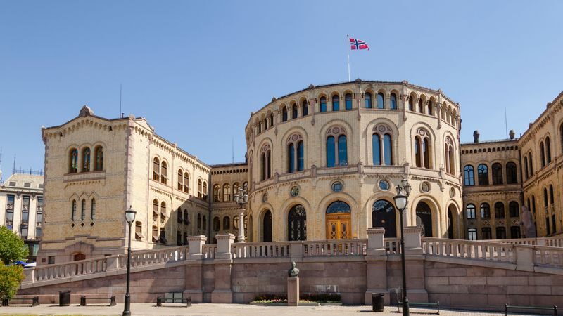 Essential Oslo Discovery Walking Tour - Ending at City Hall