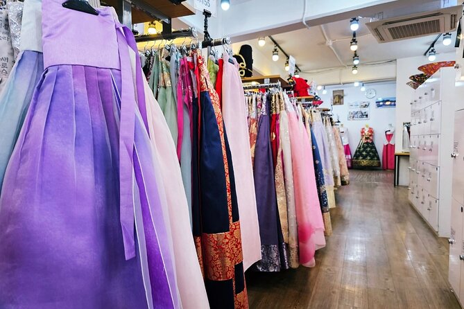 Essential Seoul Tour in the Magnificent Palace With a Hanbok - Hanbok Rental and Dressing Up