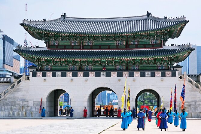 Essential Seoul Tour in the Magnificent Palace With a Hanbok - Experiencing Traditional Culture