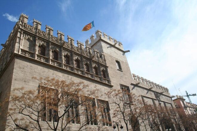 Essential Valencia Guided Tour - Exploring Valencias History