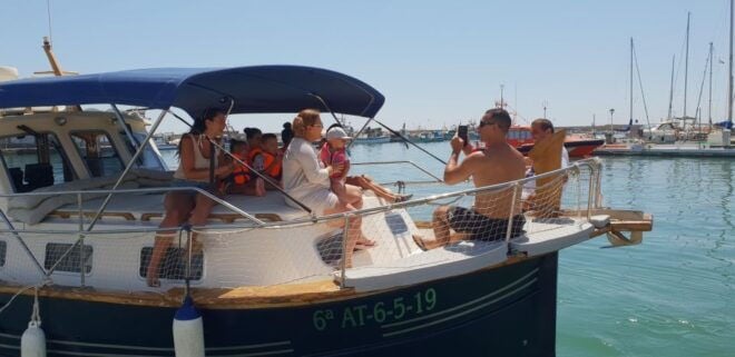 Estepona: Boat Trip Dolphin Search With Drinks and Snacks - Customer Reviews