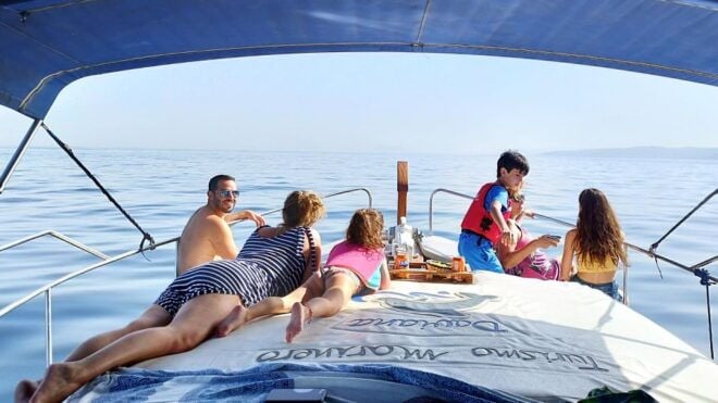 Estepona: Boat Trip Dolphin Search With Drinks and Snacks - Itinerary