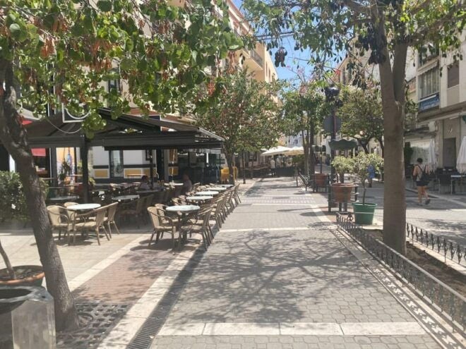 Estepona: Harbor Tour and Tapas Tasting in Estepona Old Town - Exploring the Estepona Marina